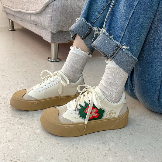 Flat Round Toe Lace-up Student Sneakers