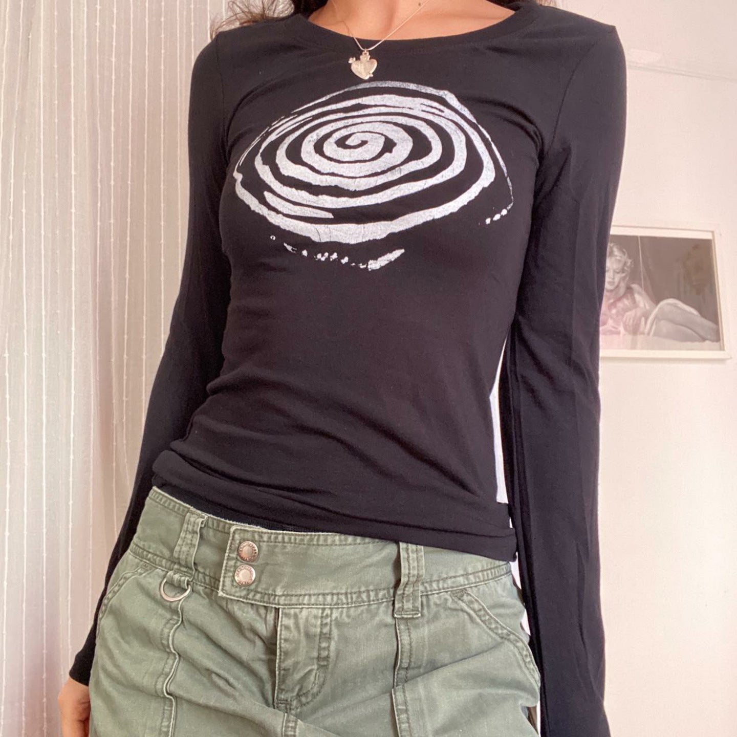Langærmet Slim-fitting Top med Print til Kvinder – Cool og Afslappet