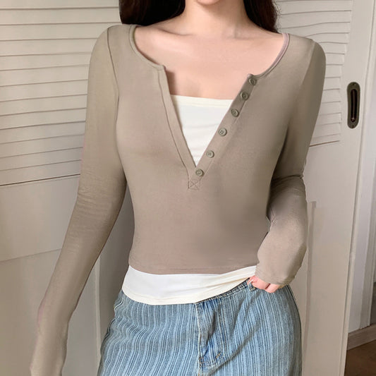 Langærmet slim-fit top i patchwork-design med farvekontrast og fake to dele-effekt