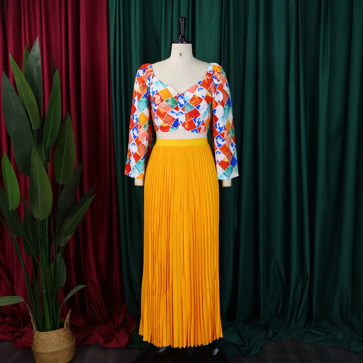 V-neck Printed Top With A Pleated Long SkirtAfrican-style Two-piece Set