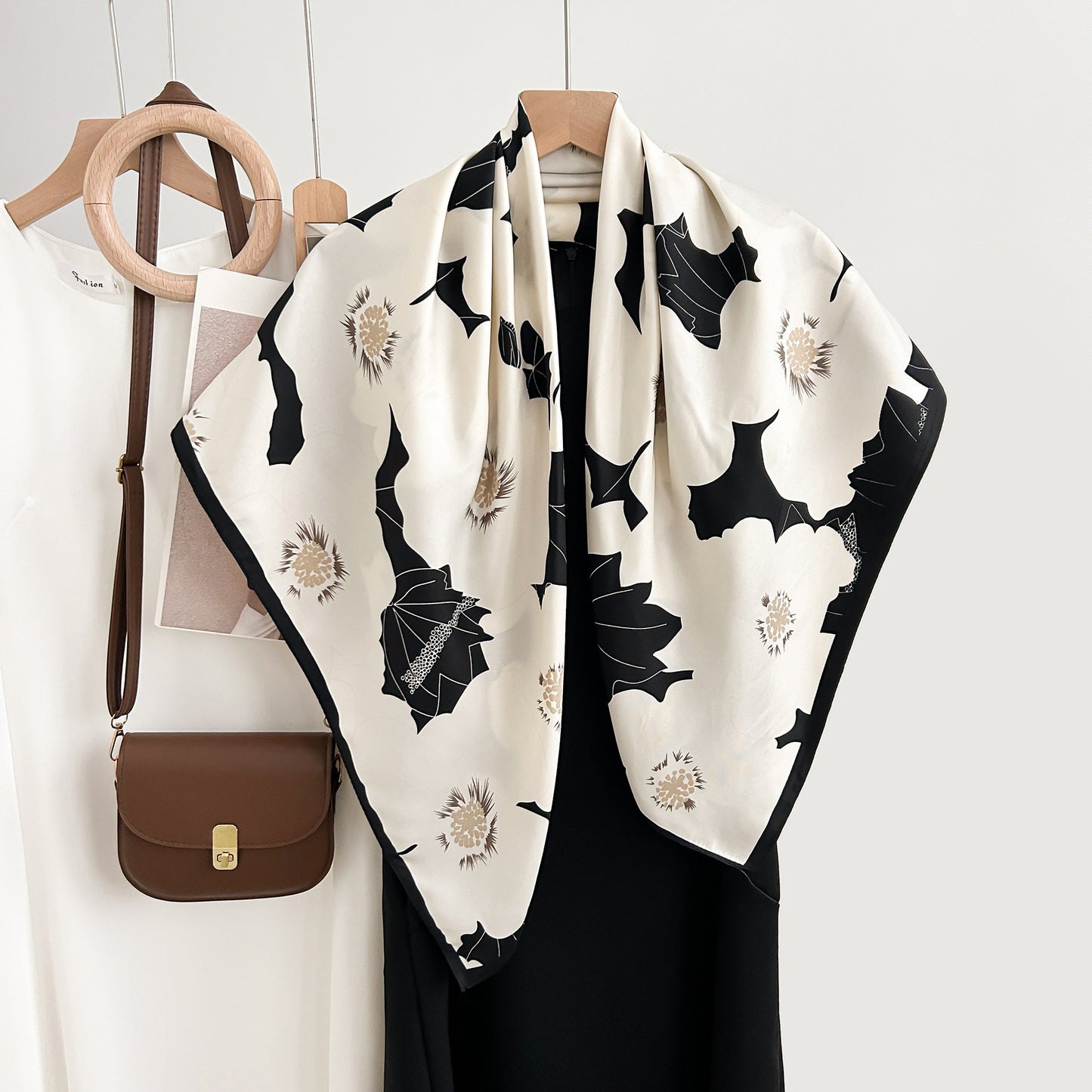 Design Floral Printed Square Scarf Women's Artistic Style Retro