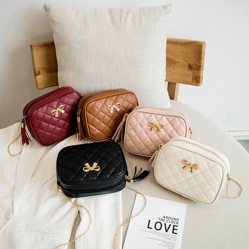 Women's Rhombus Embroidered Chain Shoulder Bag