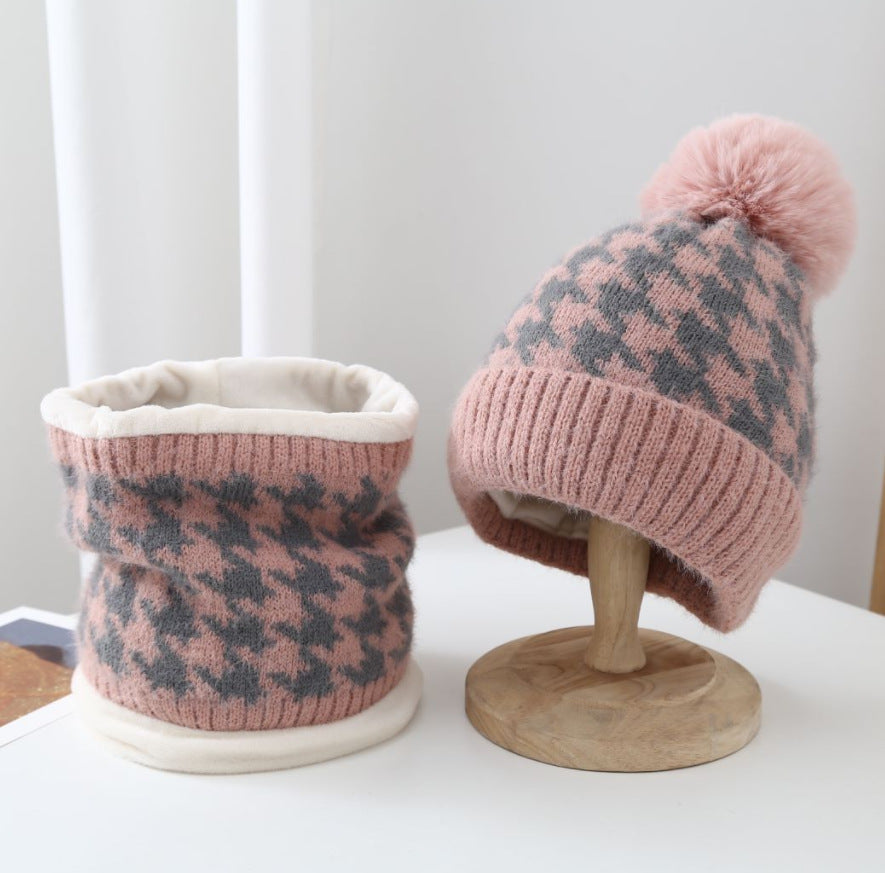 Modefleece todelt strikhue til damer
