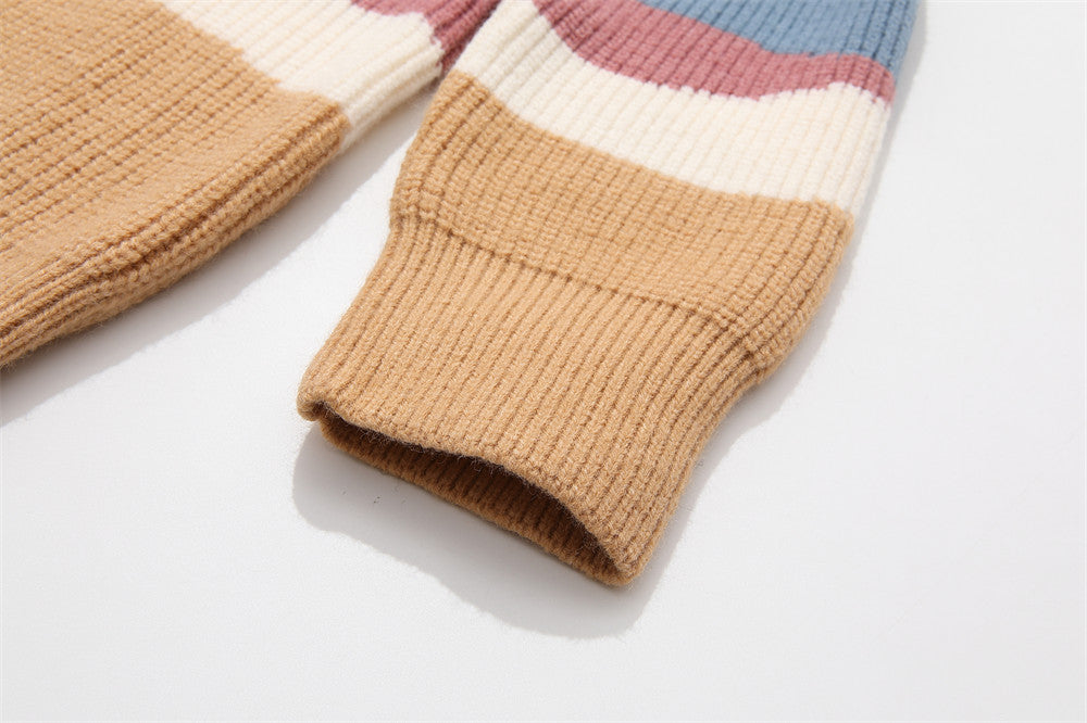 Strikket Sweater med Uregelmæssige Farveblokke og Rund Hals