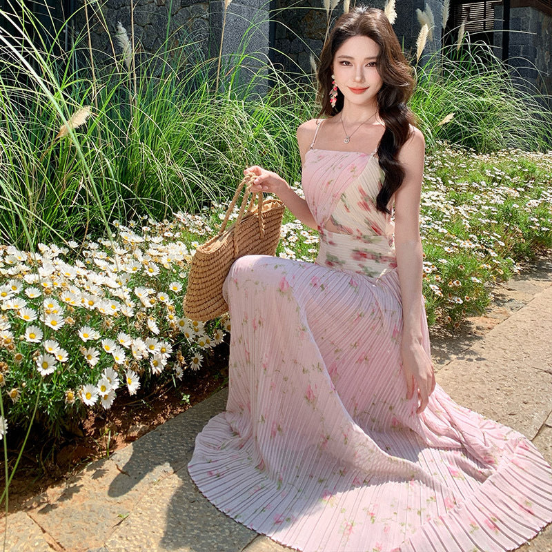 Cinched Figure-flattering Sweet Pleated Dress