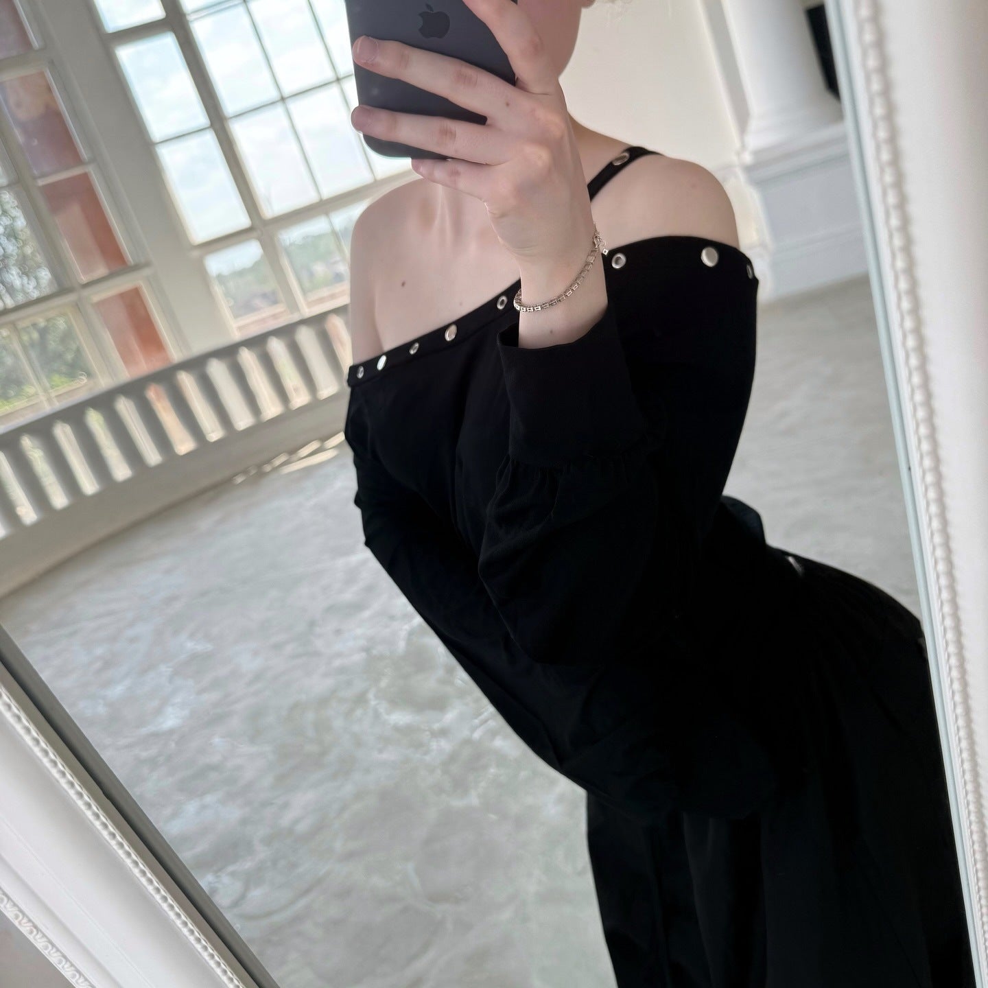 Personality Rivets Temperament Slant Shoulder Women Slim Fit Versatile Slimming Top