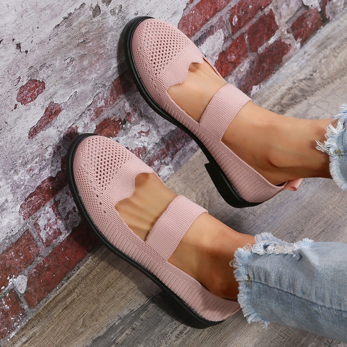 Plus Size Women's Leisure Thin Shoes Hollow Design Fly-kit Mesh Low Heel Mom Shoes