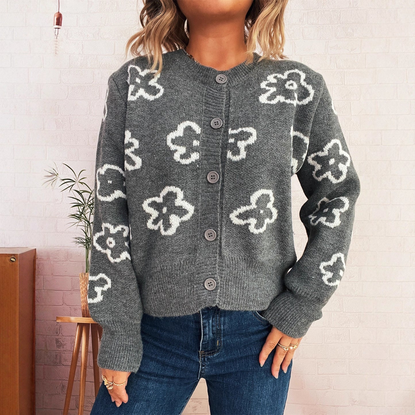 Casual Flower Jacquard Short Single-breasted Knitted Sweater