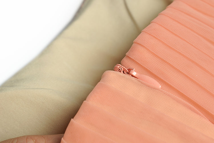 Suspended Skirt With Pleated Waist And Fluffy Hem