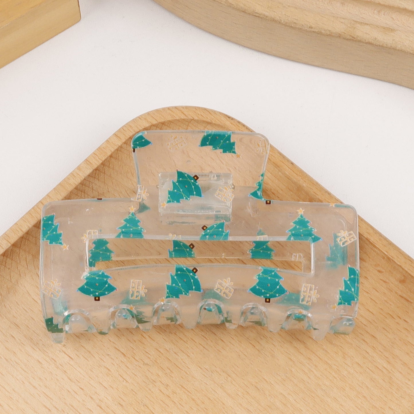 Gingerbread Man Patterned Shark Clip With A Festive Christmas Vibe