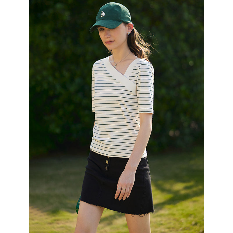 V-neck Fake Diagonal Placket Medium Sleeved T-shirt