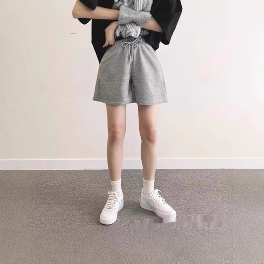 Women's High-waisted Shorts That Flatter The Figure And Are Versatile