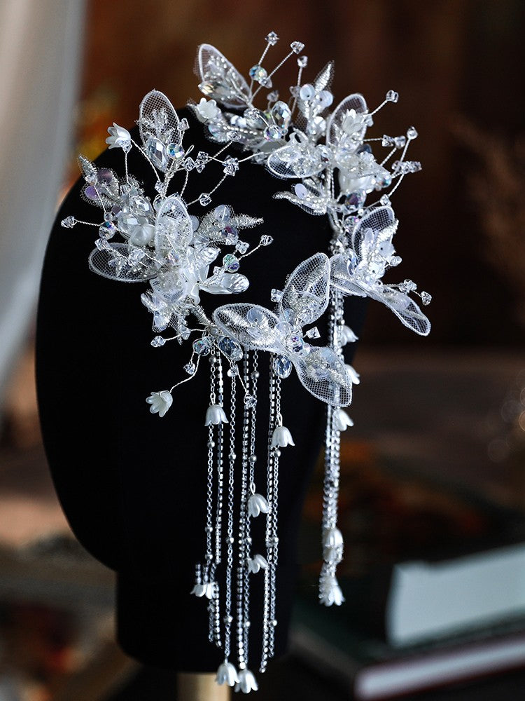 White Lace Flowers Are In Pairs