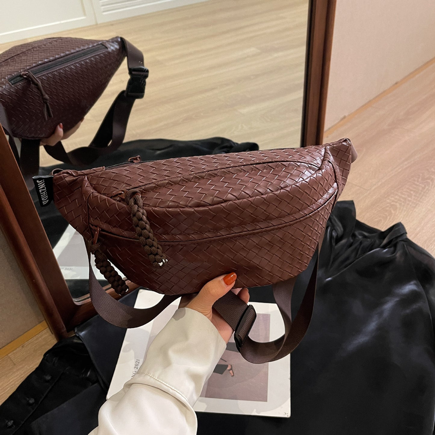 High-grade Retro Special-interest Design Bag Women