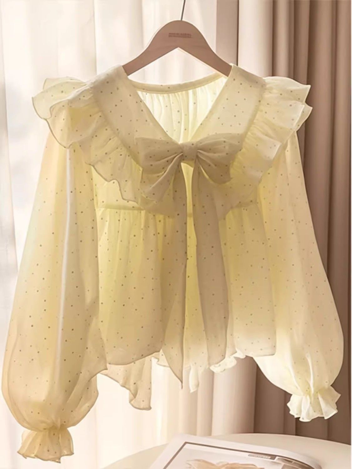 French-style Top With Long Sleeves That Strikes The Perfect Balance Between