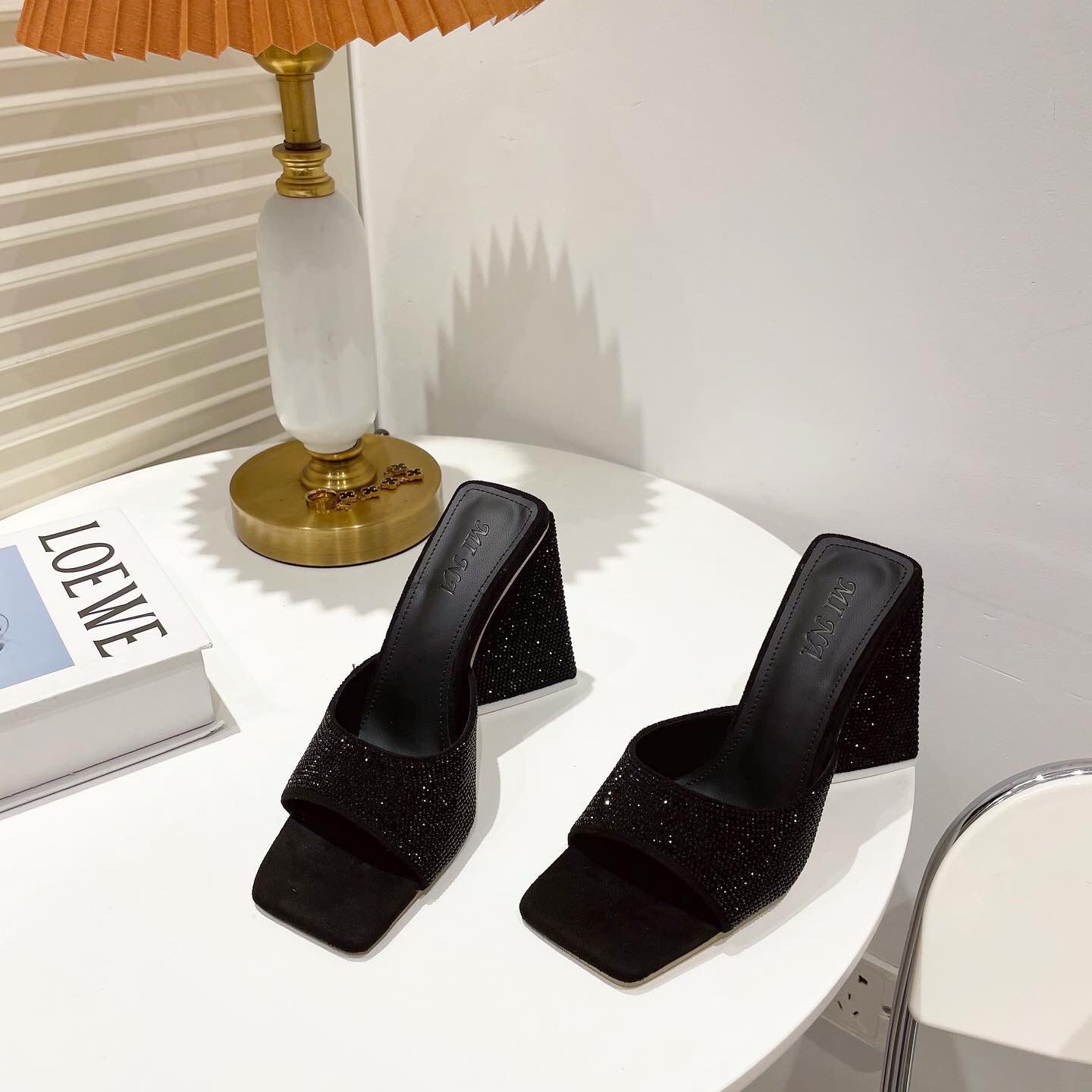 Factory Direct Supply Triangle Heel High Hot Drill Shoes