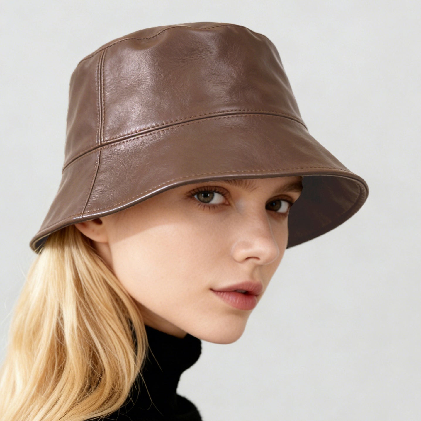Retro Ensfarvet PU Fiskehat, Klassisk Og Alsidig, Med Flad Top. Velegnet Til Daglig Pendling Og Udendørs Brug.