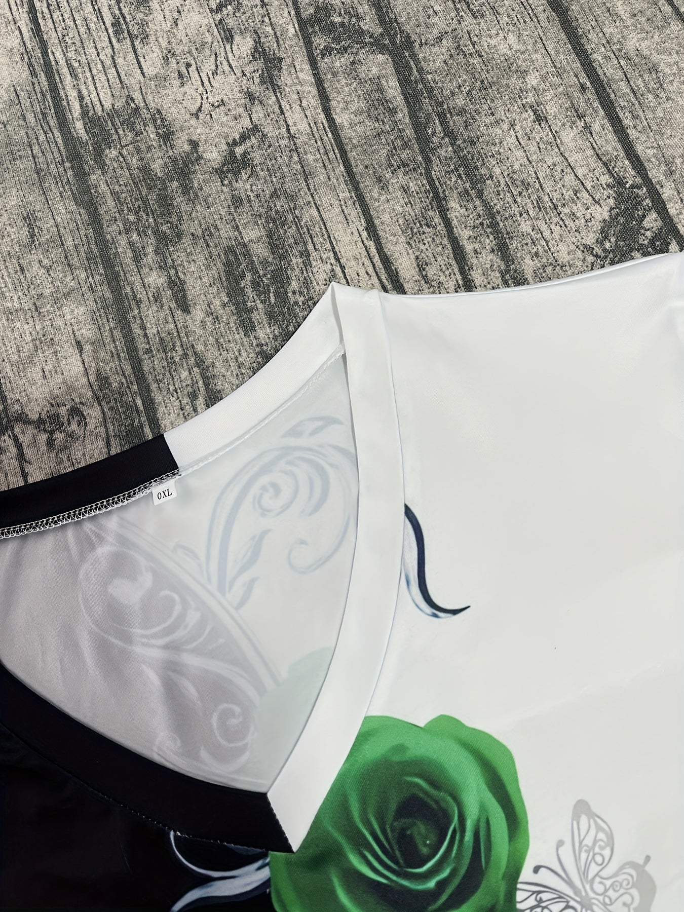 Elegant V-neck Rose Butterfly Printed Short Sleeved T-shirt