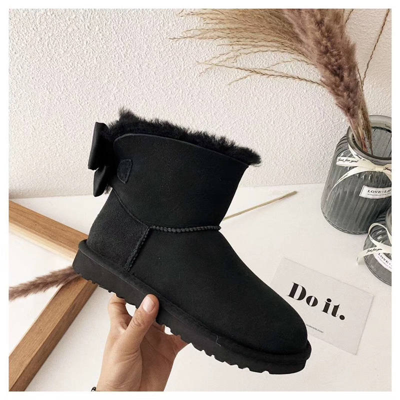 Pendant Bowknot Women's Sheepskin Boots