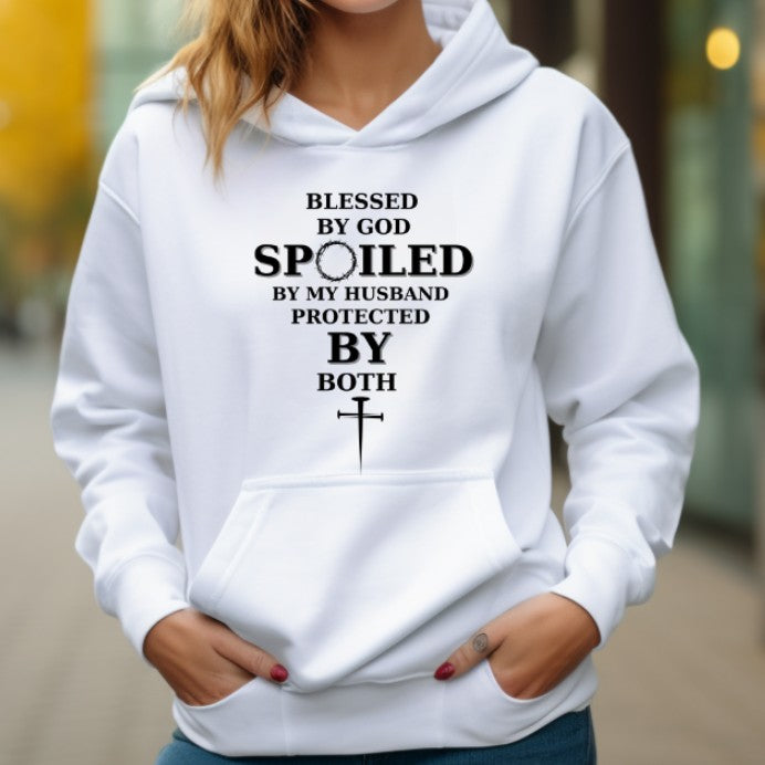 Kvinder er velsignede af Gud og forkælede af deres mænd Hoodie