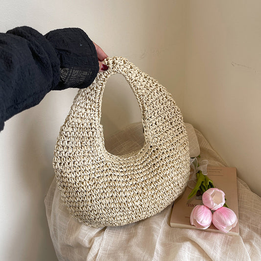 Strandtaske i halm med solid farve, halvmåneformet tote