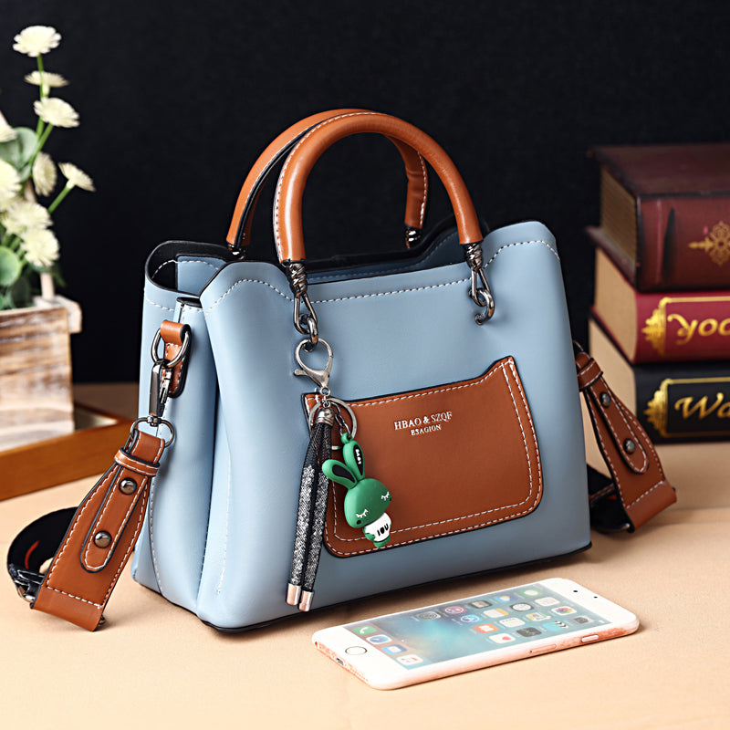 New Fashionable Portable Large Capacity Messenger Bag