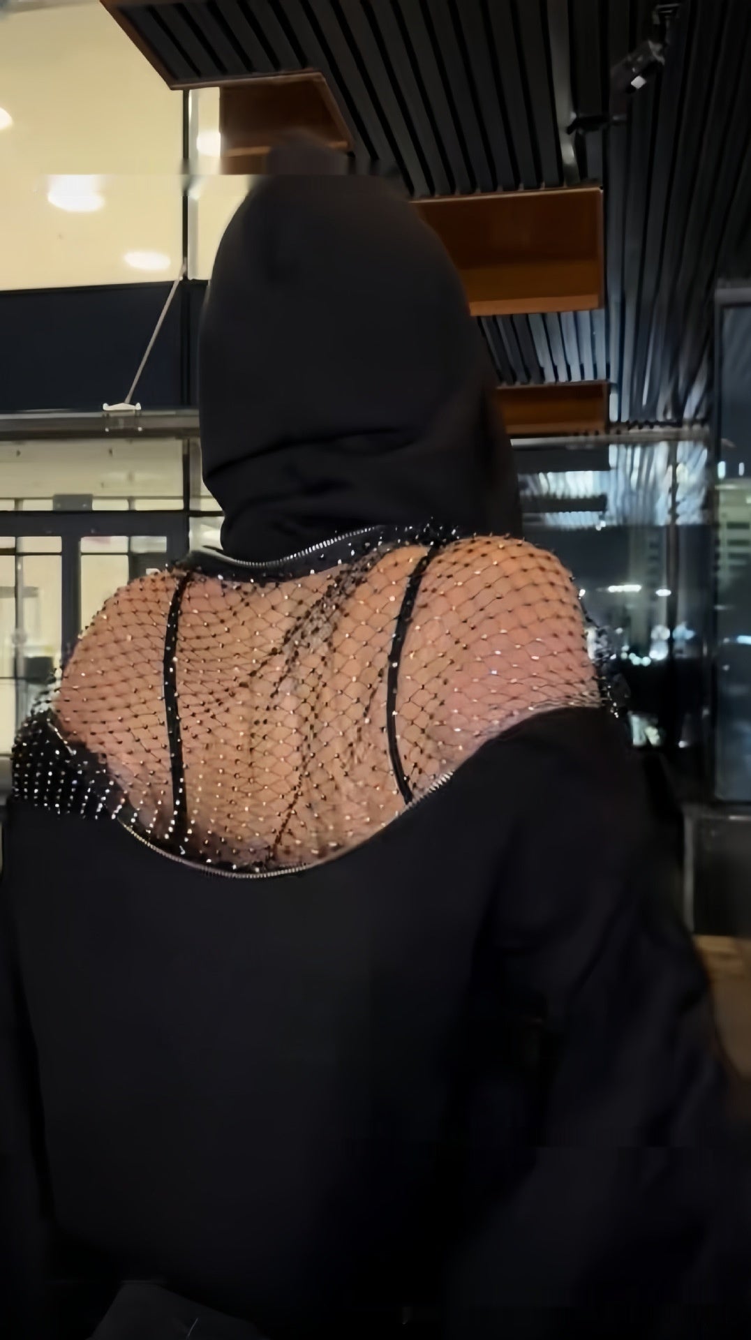 Moderigtig ensfarvet rygløs Hollow Out Mesh-hættetrøje sports-sweatshirt