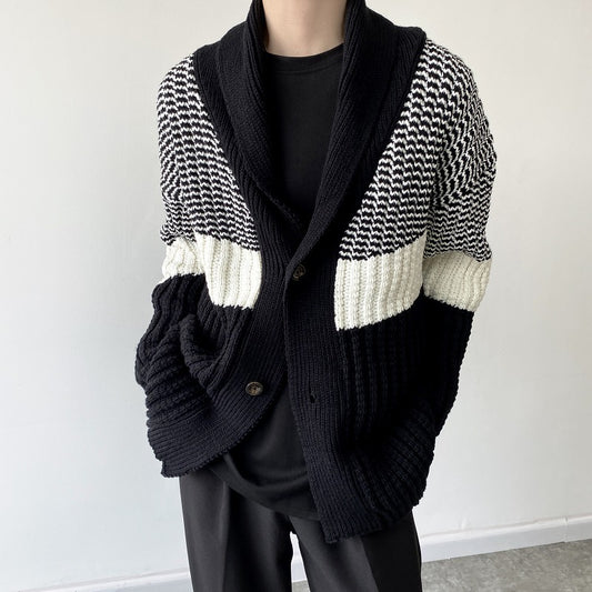 Kontrast Strikket Sweater i Grov Uld med Friturestegte Dej-Twists