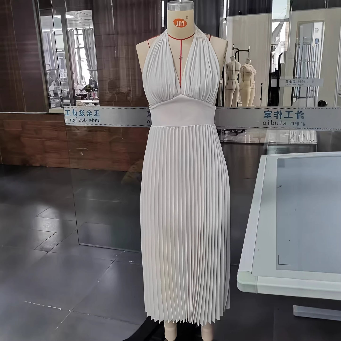 Neck Hanging Sleeveless Pleated Maxi Dress Flattering Backless Gown