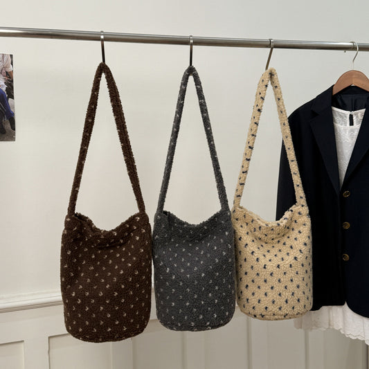 PlushLarge-CapacityBreathable Shoulder Bag In A Relaxed Style For Women