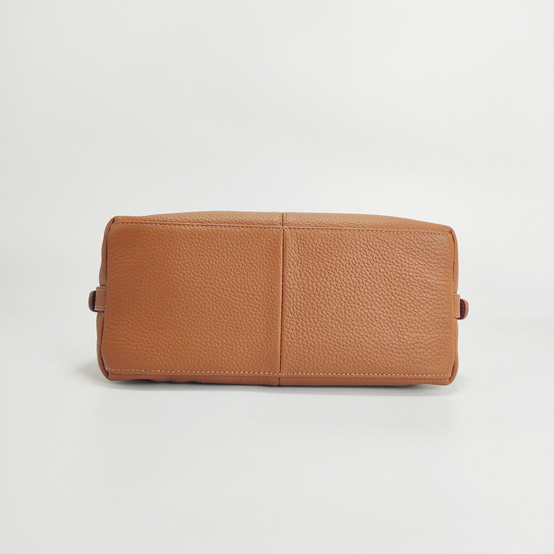 Fashionable Large Capacity High-end Leather Shoulder Bag For Women