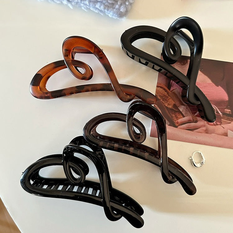 Elegant Matte Black Heart-shaped Hair Clip For The Back Of The Head