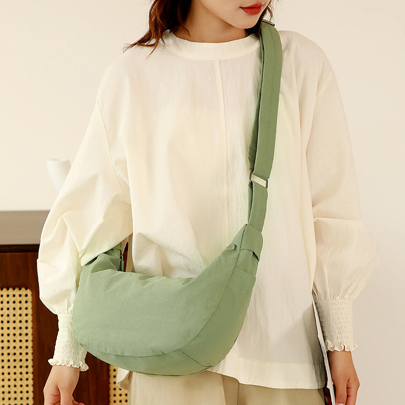High-capacity Shoulder Bag Thats Both Stylish And Easy To Carry