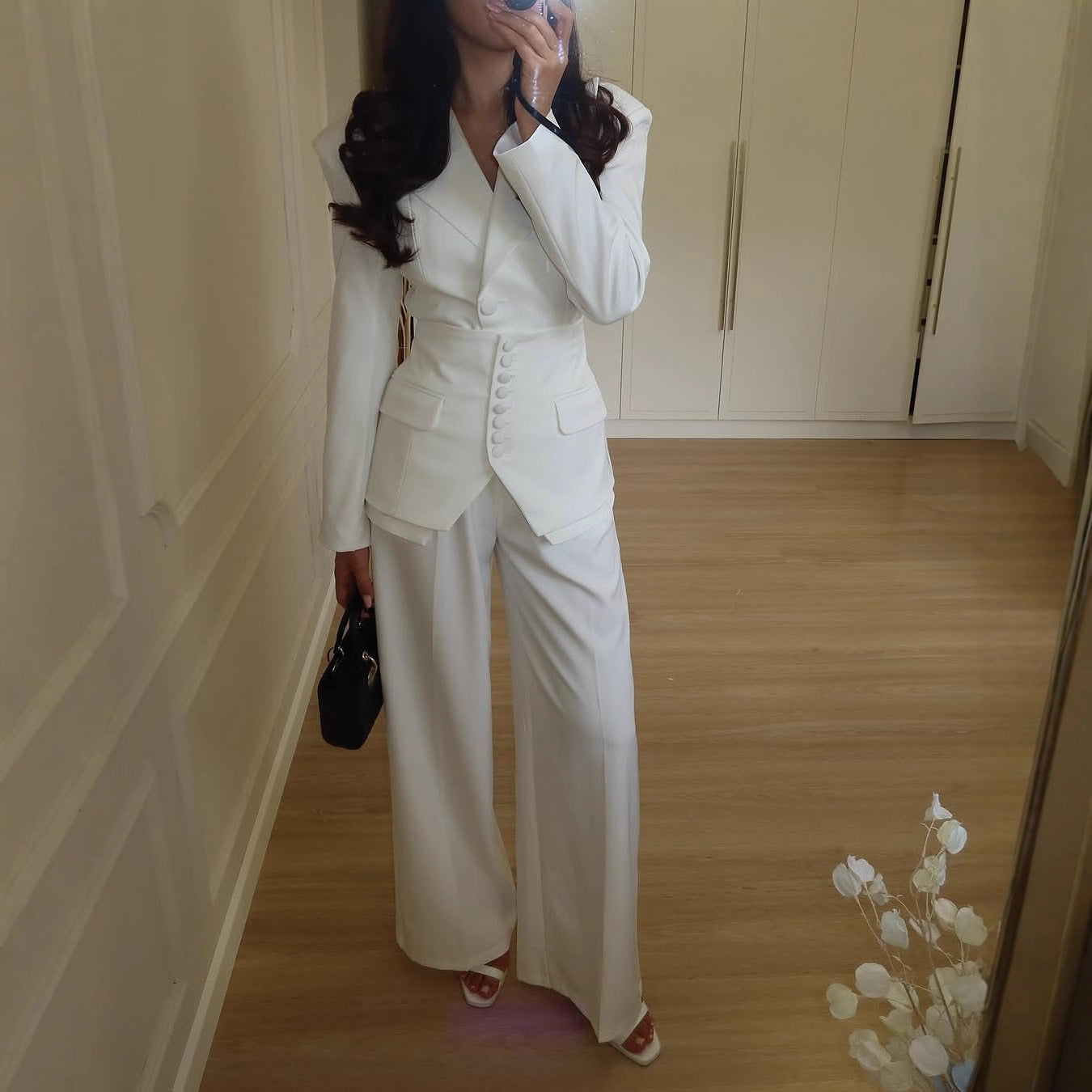 Elegant V-neck Set Featuring A Tailored Blazer For A Chic