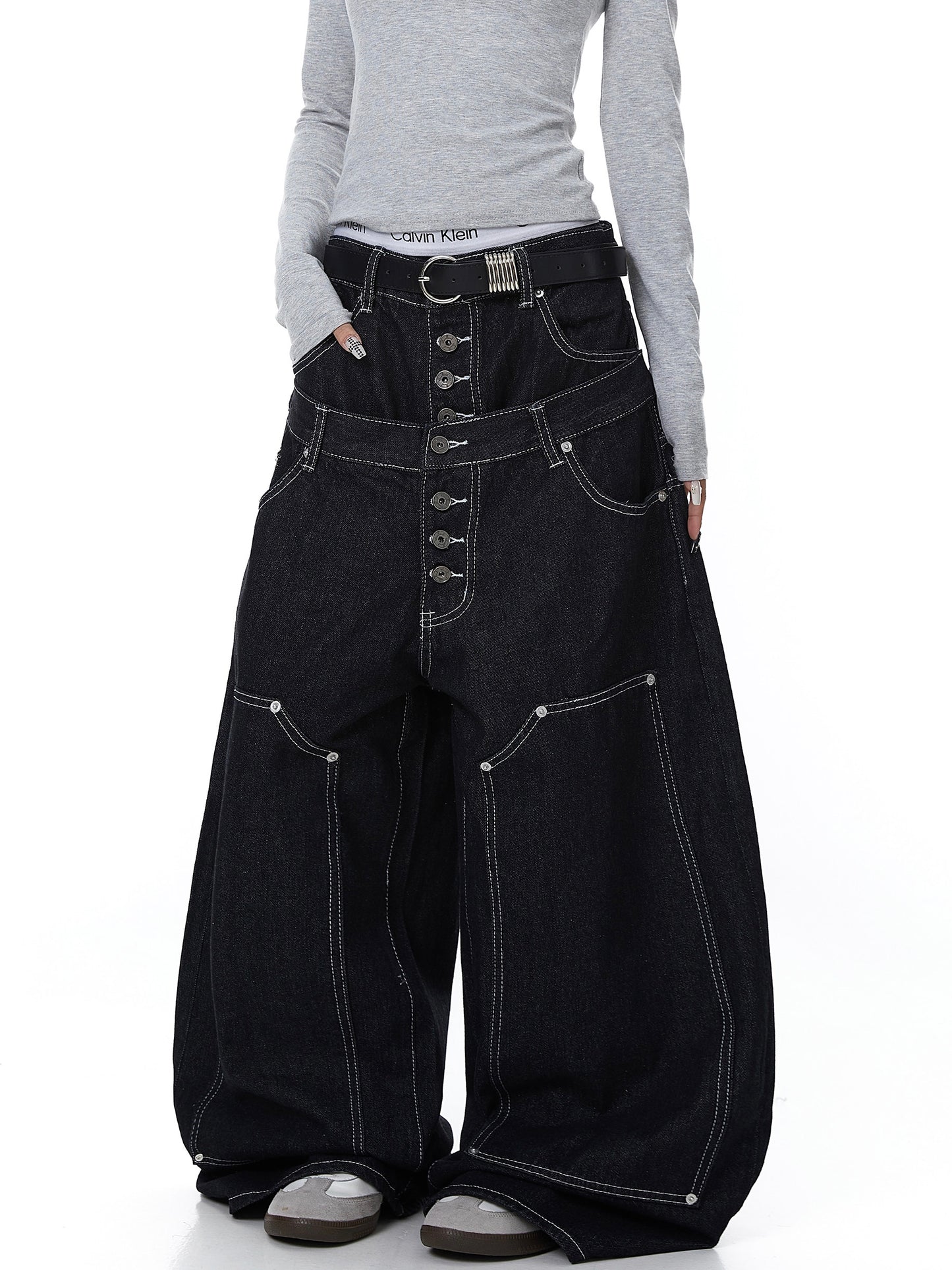 Womens American-Style Embroidered Button-Front Scissor-Cut Jeans
