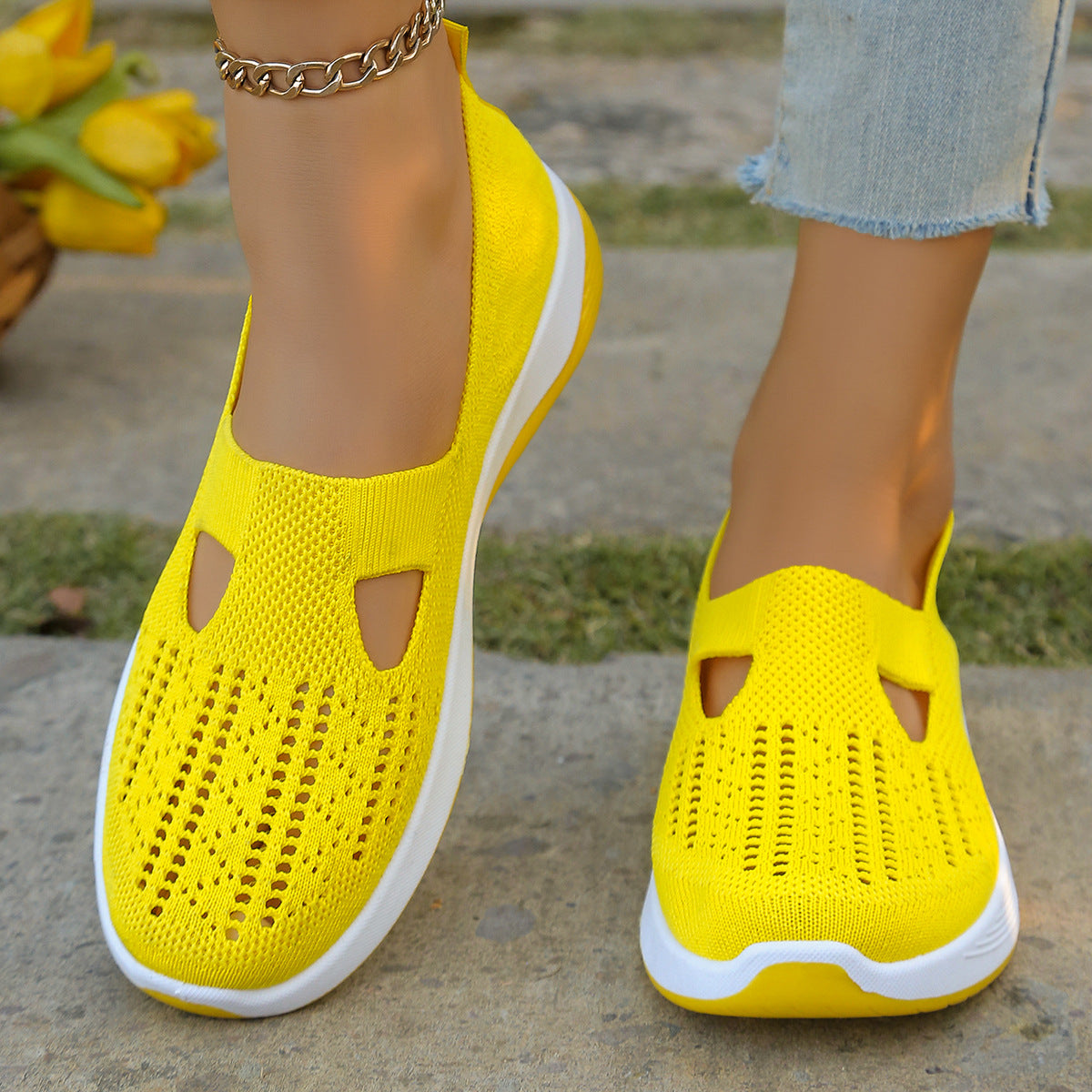 Women's Casual Shoes Soft Bottom Breathable Stylish Mom Shoes Sneaker
