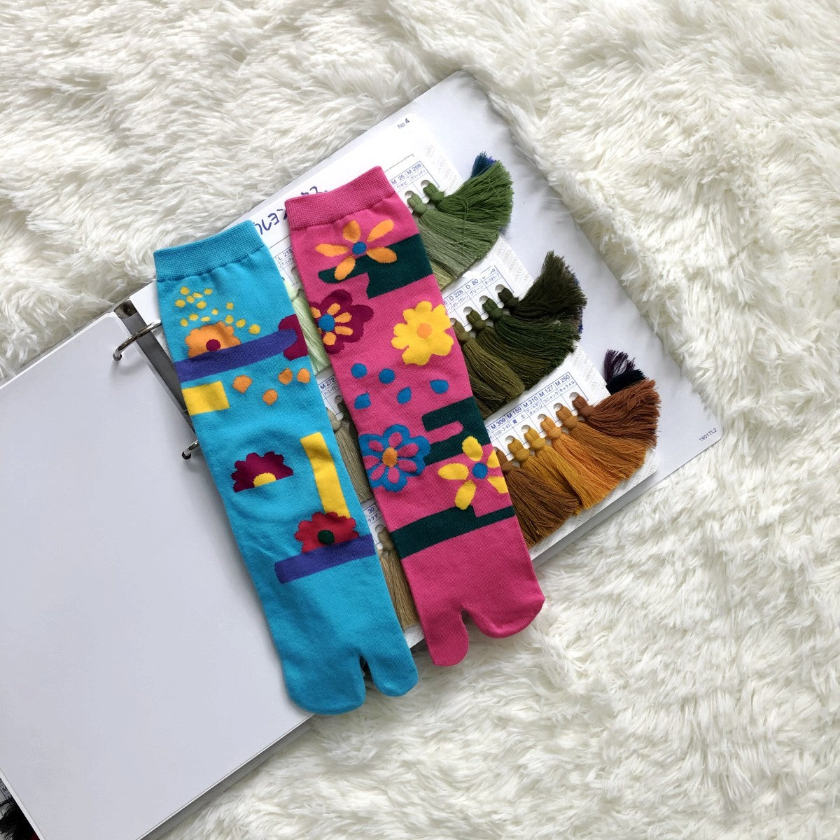 Japanese Sou Style Flower Cat Harajuku Literary Girl Two-toe Socks
