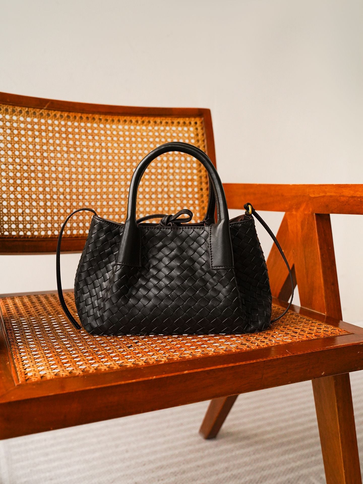 High-capacity Light-luxury Style Woven Tote Bag