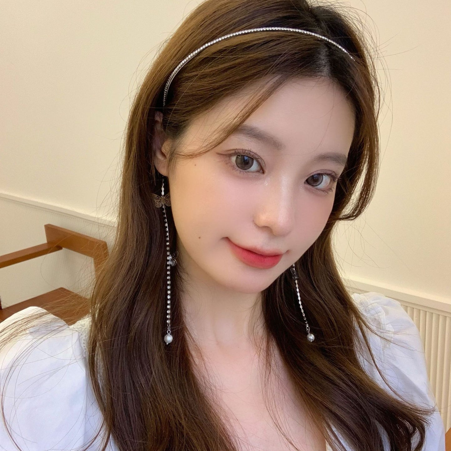 Diamond Butterfly Pearl Tassel Hairband With Thin Edge