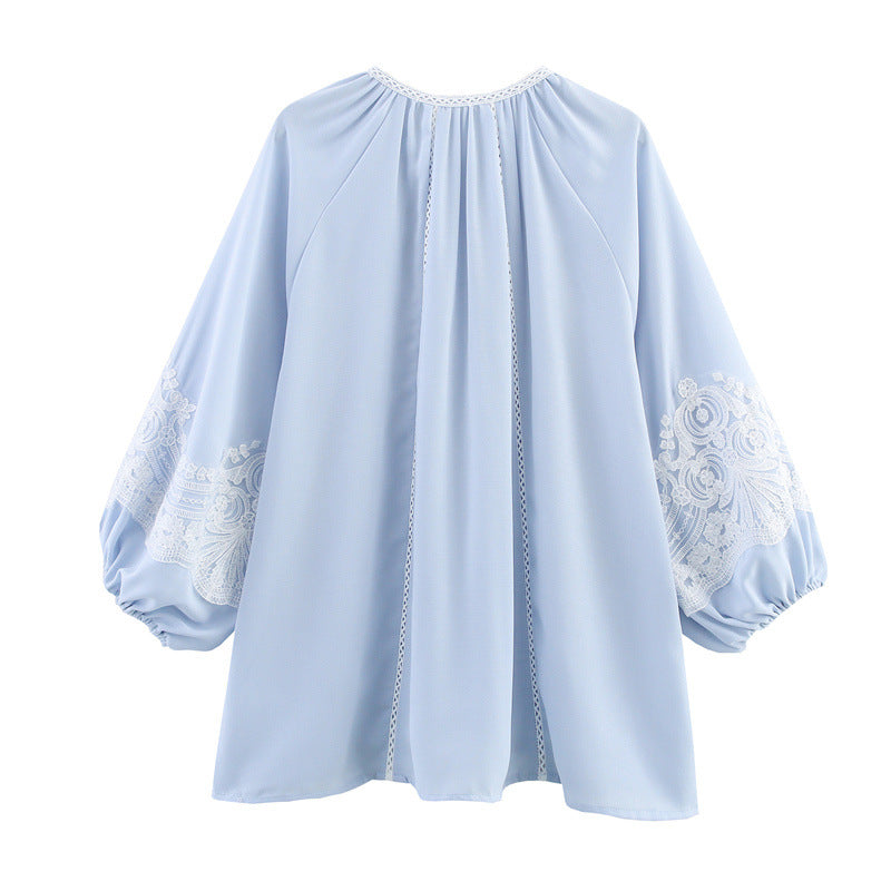 Stitching Lace Lantern Sleeve Round Neck Shirt