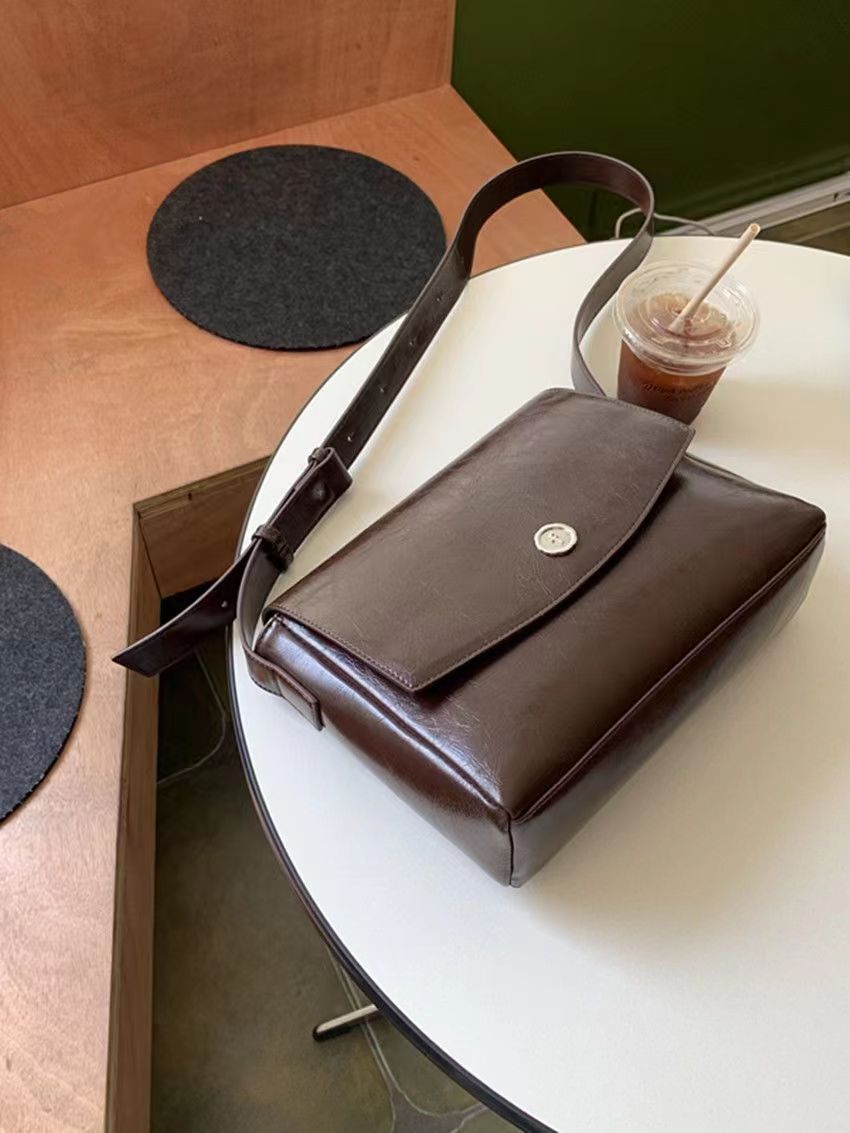 Large Capacity Tote Retro Textured Commuter Bag
