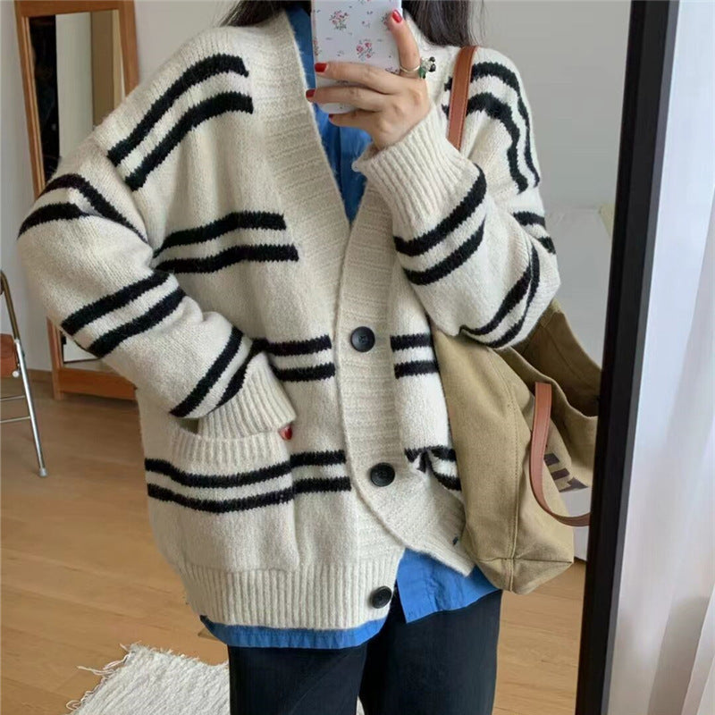Model Loose Preppy Style Colorblock Sweater Coat
