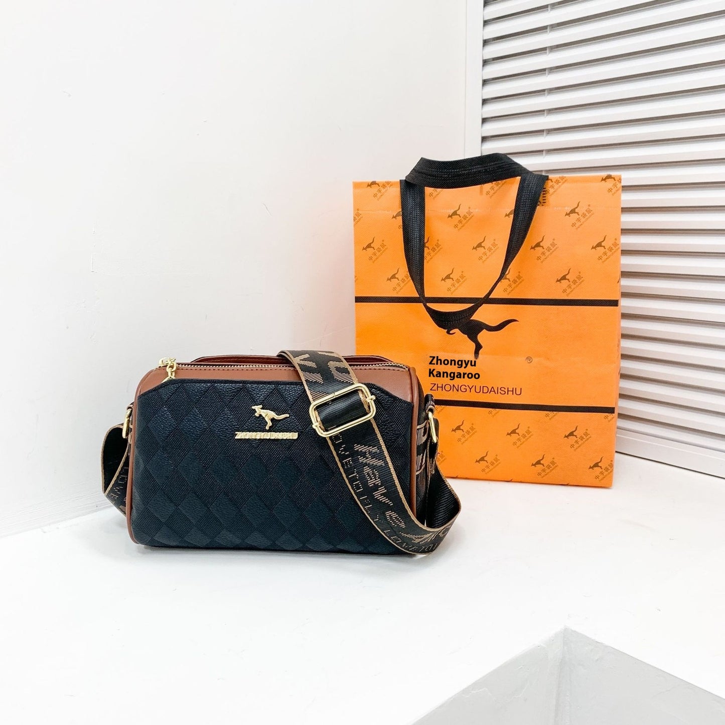 Women's Bag Chessboard Plaid One Shoulder Bag Wide Shoulder Strap Messenger Bag Retro Style Kangaroo Handbag Bags