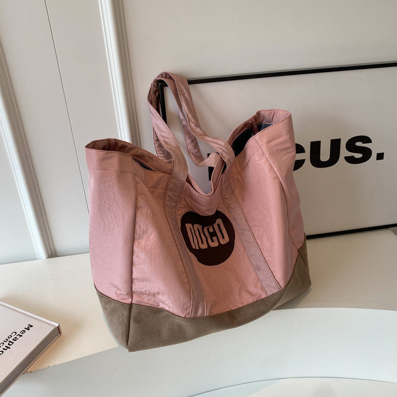 Moderigtig kortrejsetaske til kvinder