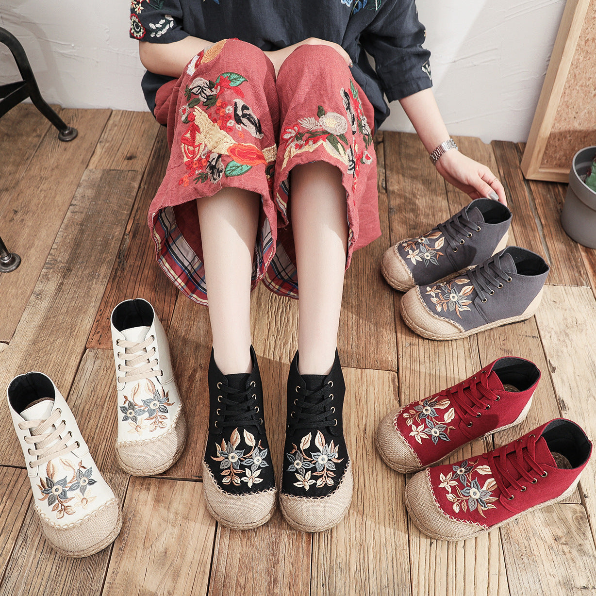 Women's Lace-Up Mid-Top Casual Short Boots