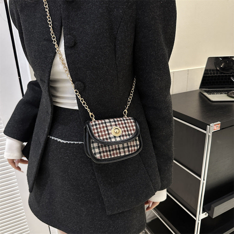 Plaid Retro Contrast Color Woolen Women's Shoulder Bag