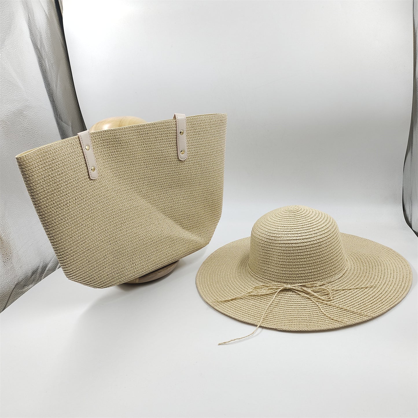 Outdoor Breathable Sun Shade Can Be Folded Large Eaves Striped Straw Hat
