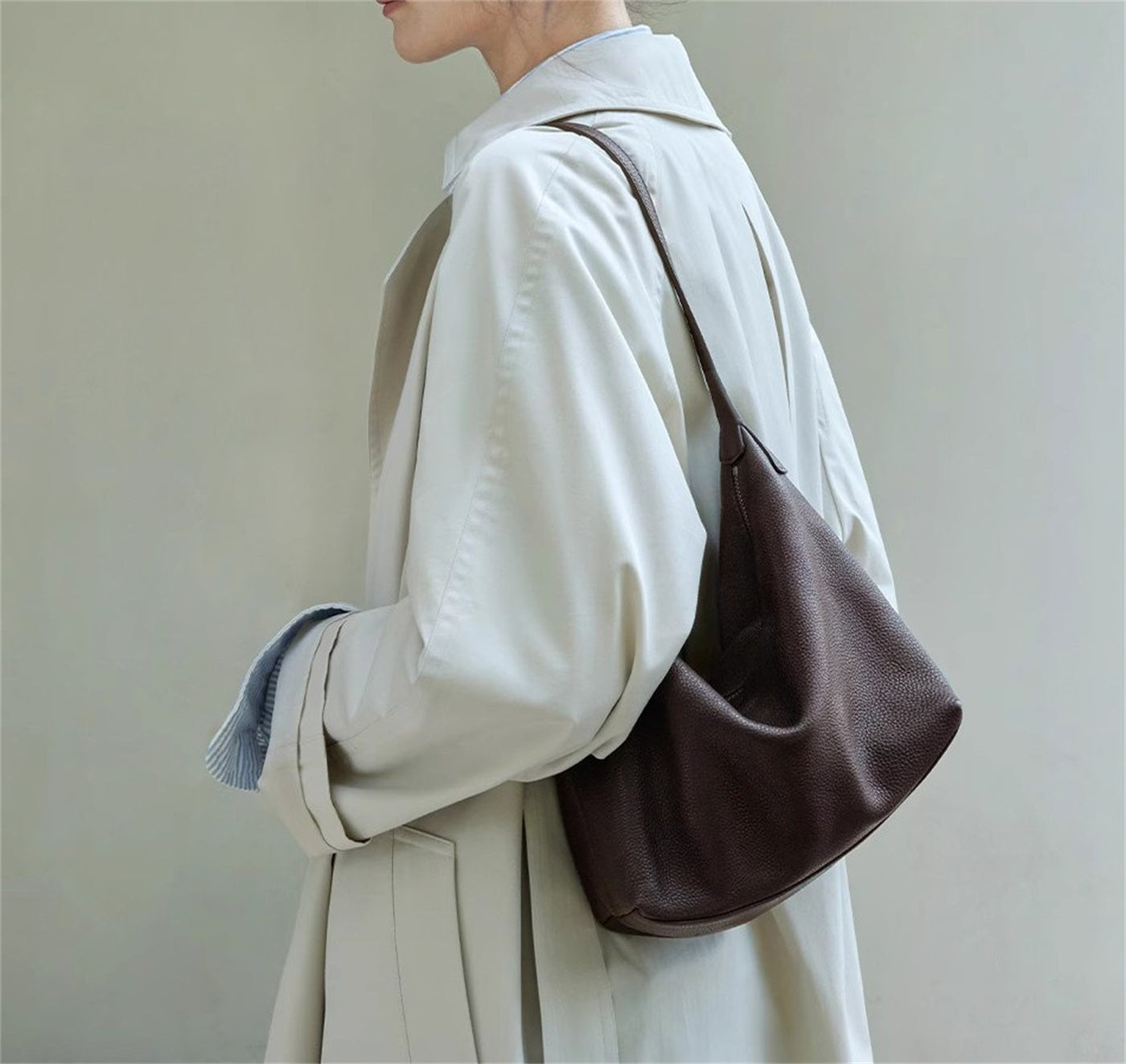 Leisure One-shoulder Slung Commuter Zipper