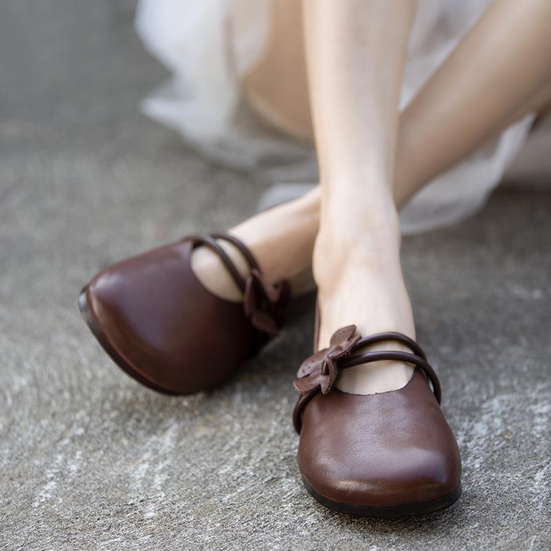 Women's Ethnic Handmade Flower Flat Heel Soft Sole Leather Round Toe Shoes