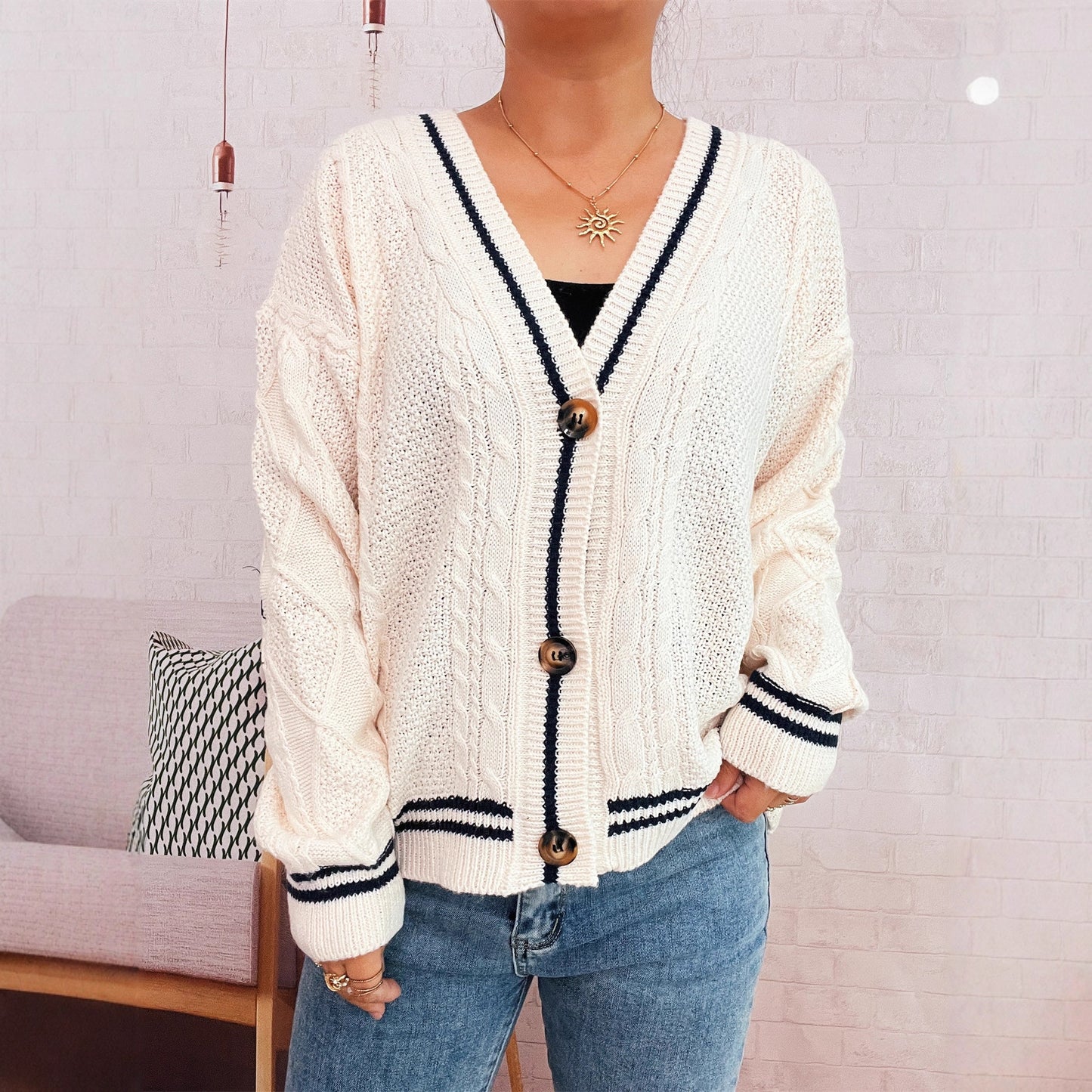 Street Arm Embroidery Knitted Coat V-collar Contrast Color Sweater